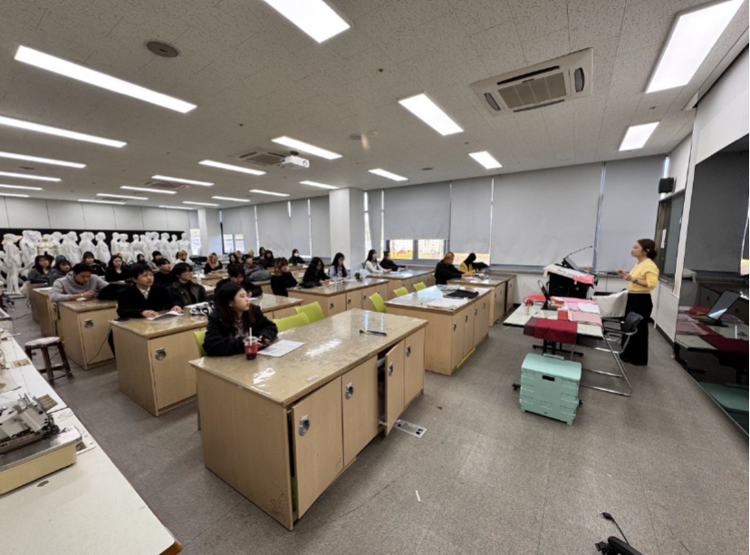 학생 역량 강화를 위한 ‘퍼스널 컬러 분석 비교과 프로그램’ 성황리 운영 “실무와 전공을 잇는 체험형 색채 교육으로 몰입도 높여” 1번째 파일 - 자세한 내용은 본문 참조